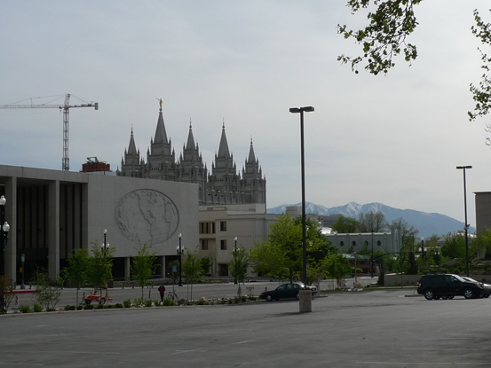 Wide streets and long blocks in Salt Lake City