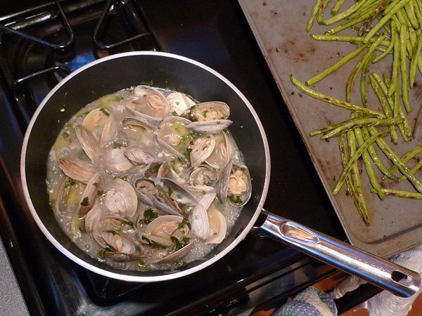 Rat's clams cooking