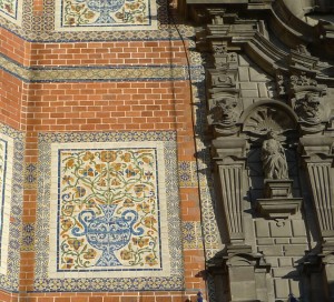 Talavera tile on the facade of the Templo del Tercer